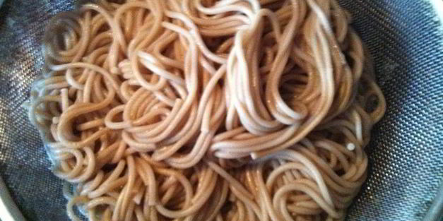 гречневая лапша с курочкой и овощами