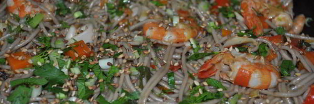 Гречневая лапша с морепродуктами