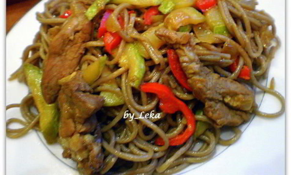 Рецепт гречневая лапша с овощами и мясом