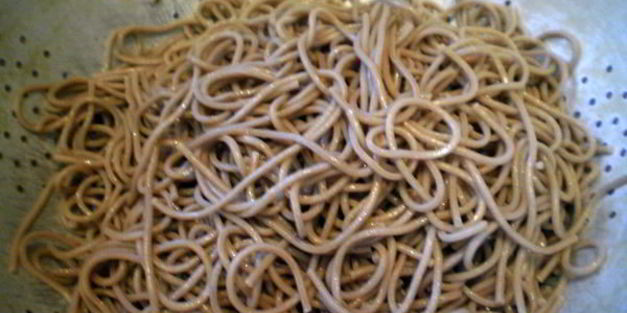 гречневая лапша с овощами и мясом