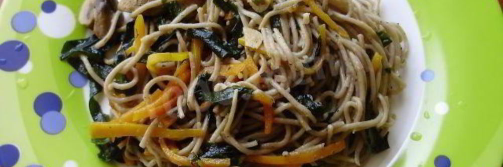 Гречневая лапша с овощами