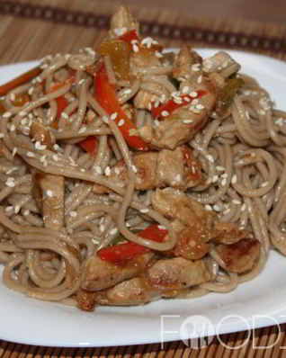 Гречневая лапша со свининой