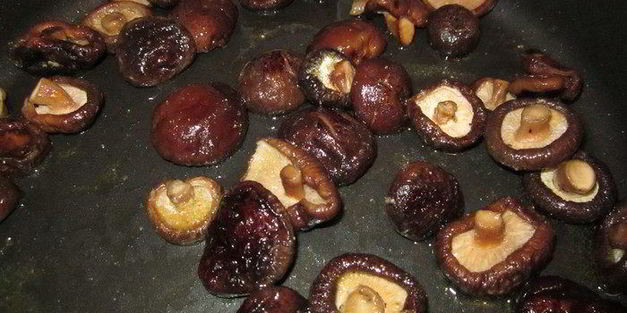 гречневая лапша соба с грибами и креветками