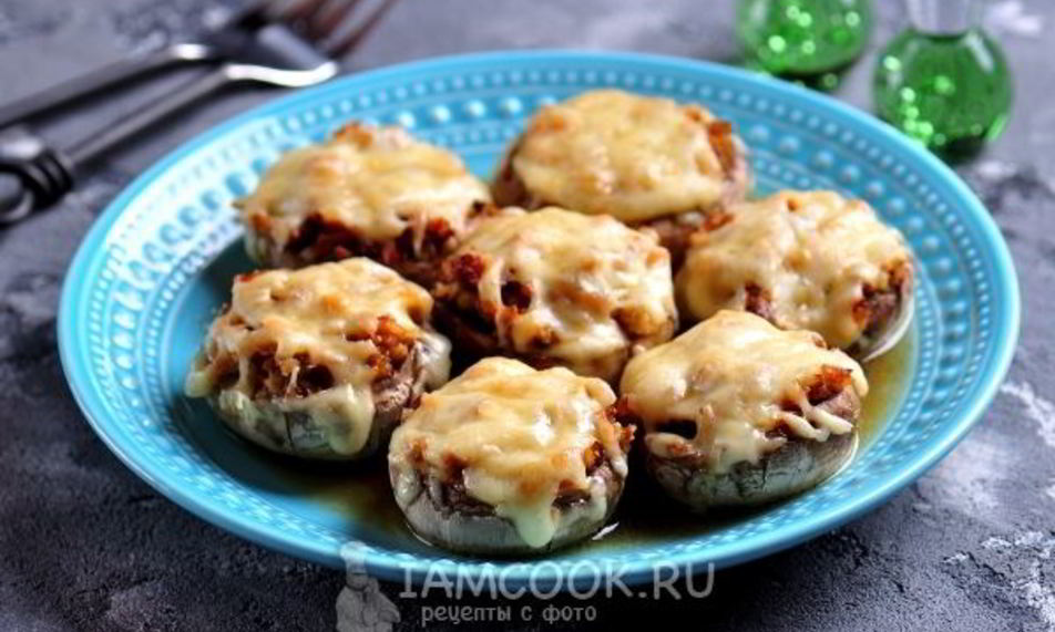Рецепт шампиньоны, фаршированные курицей и сыром