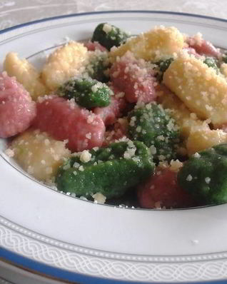 Итальянские трехцветные ньокки — картофельные клецки