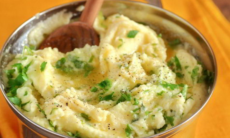 Рецепт картофельное пюре с печеным чесноком и петрушкой