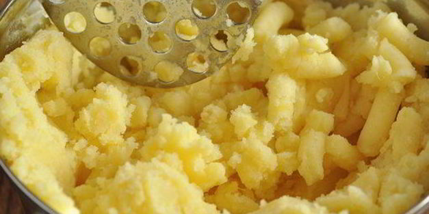 картофельное пюре с печеным чесноком и петрушкой