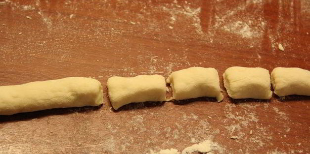 картофельные ньокки с куриным филе и грибами