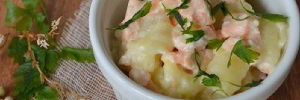 Картофельные ньокки с соусом из лосося