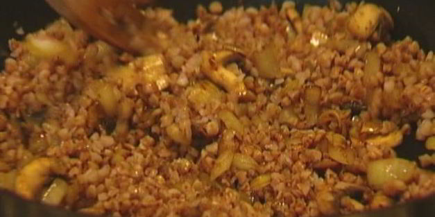 котлетки из гречки с грибами и петрушкой