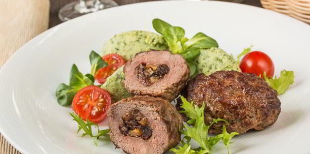 котлеты из говядины с черносливом и орехами