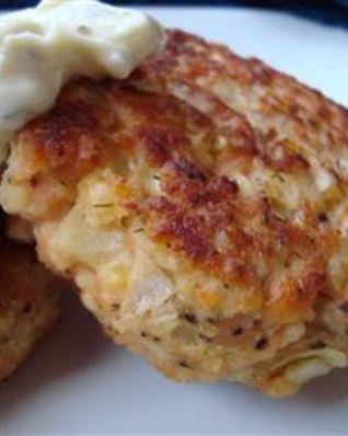 Котлеты из лосося с картофелем