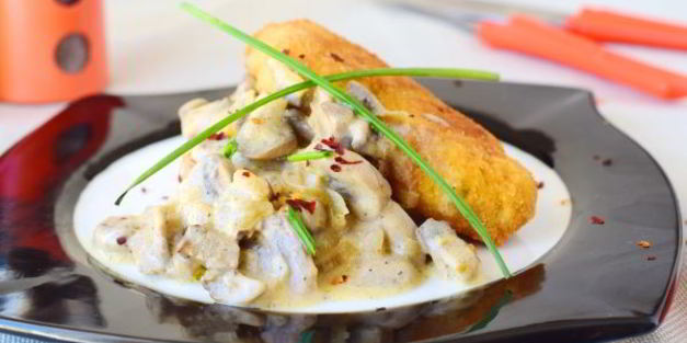 котлеты картофельные с грибной подливкой