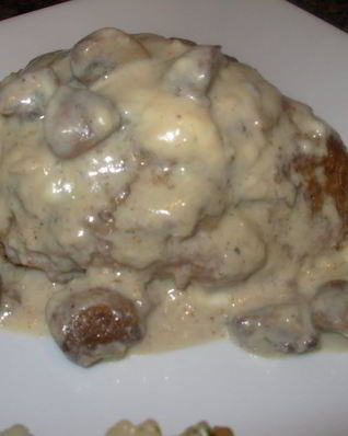 Котлеты с грибной поливкой