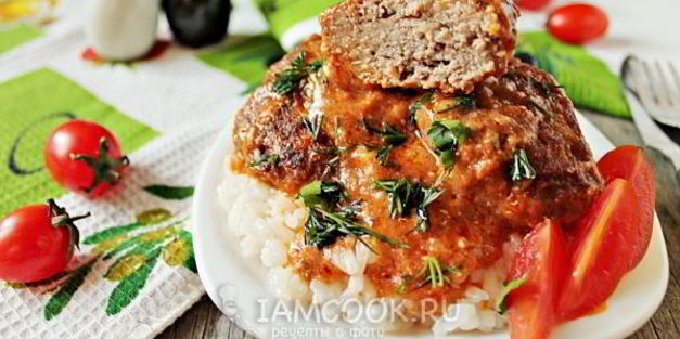 котлеты с подливкой на сковороде