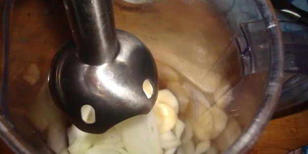 котлеты с розмарином в беконе