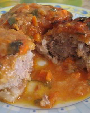 Котлеты в подливе в духовке