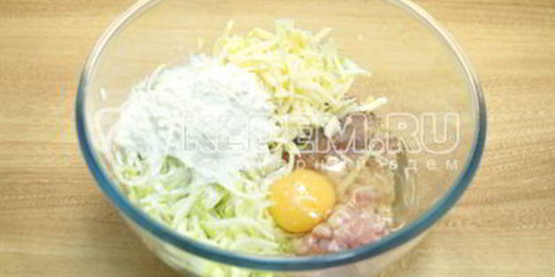 куриные котлеты с кабачком