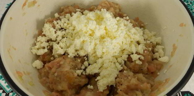 куриные котлеты с творогом и яблоком