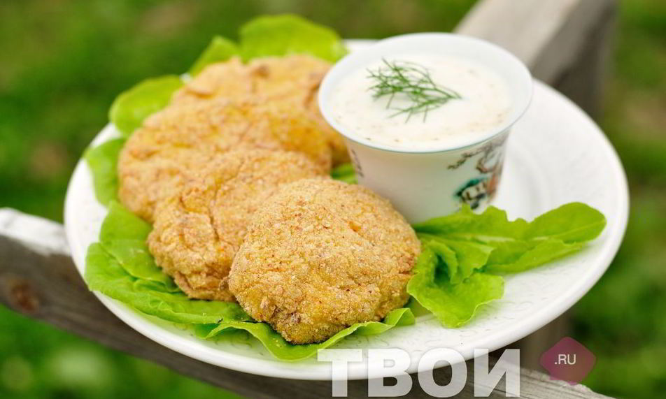 Рецепт куриные котлеты с яблоком и манкой, запеченные в духовке