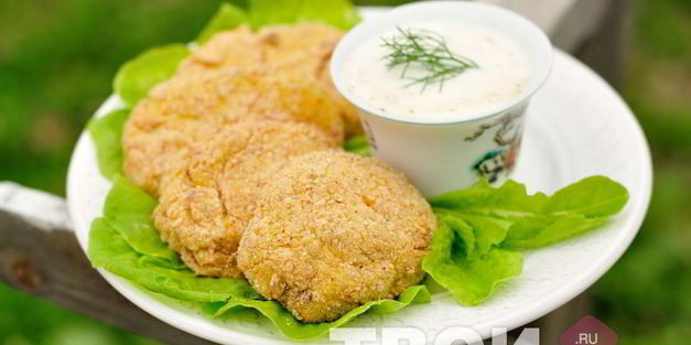 куриные котлеты с яблоком и манкой, запеченные в духовке