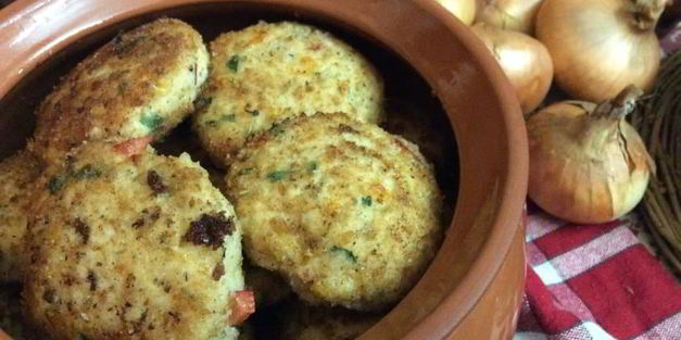 нежные куриные котлеты с болгарским перцем и сыром