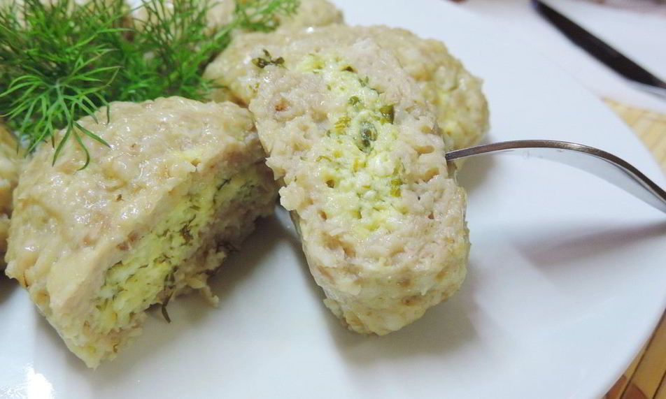 Рецепт паровые куриные котлеты с творожно-сырной начинкой