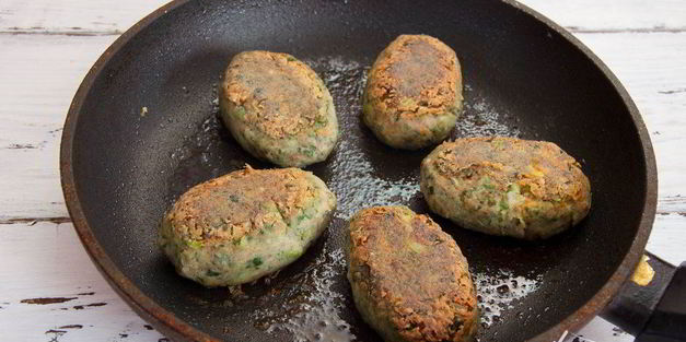 постные котлеты из фасоли с овощами
