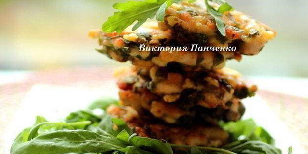 рубленые куриные котлеты с лесными грибами и сыром джюгас