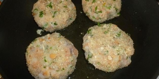 шведские рыбные котлеты с освежающей сальсой