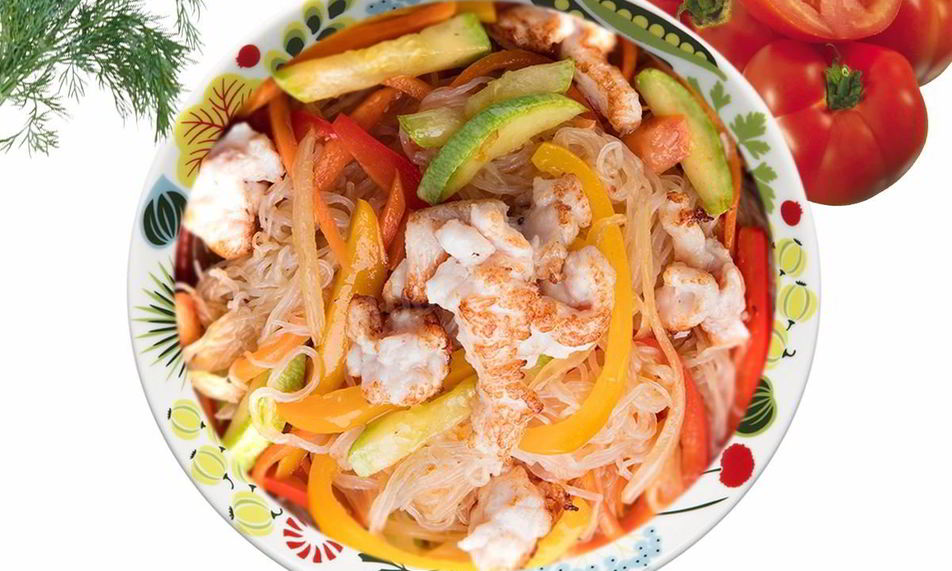 Рецепт крахмальная лапша с куриным филе и цукини