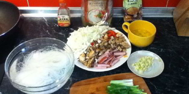 лапша по-сингапурски