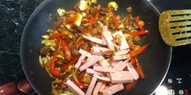 лапша по-сингапурски