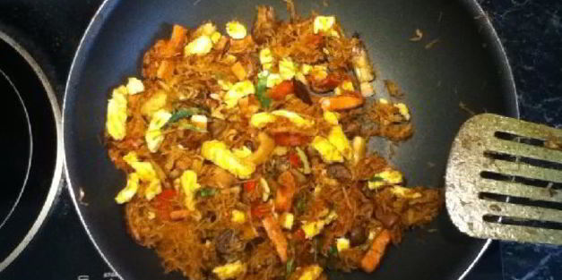 лапша по-сингапурски