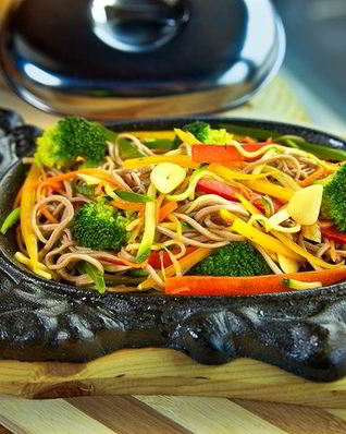 Лапша с брокколи