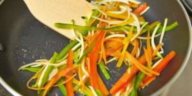 лапша с брокколи