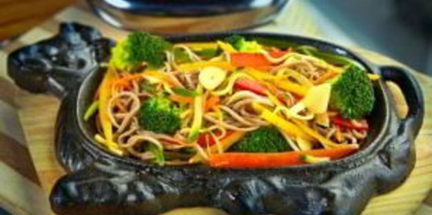 лапша с брокколи