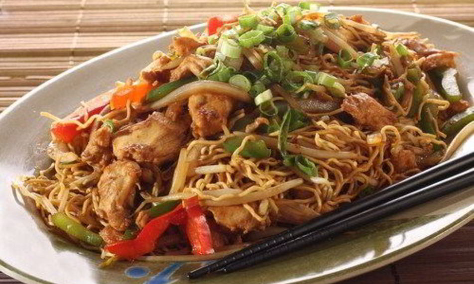 Рецепт лапша с индейкой и овощами в кокосово-арахисовом соусе