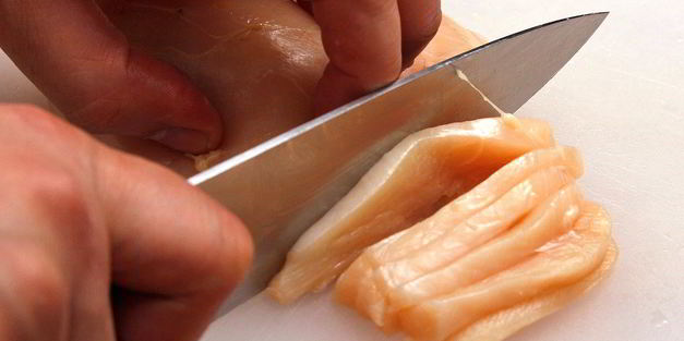 лапша с курицей и овощами в воке