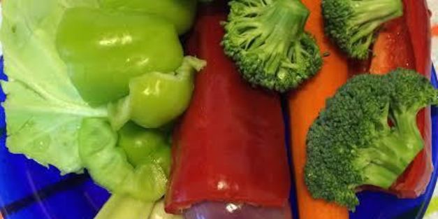 лапша с курицей и овощами