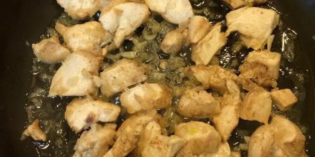 лапша с курицей и овощами