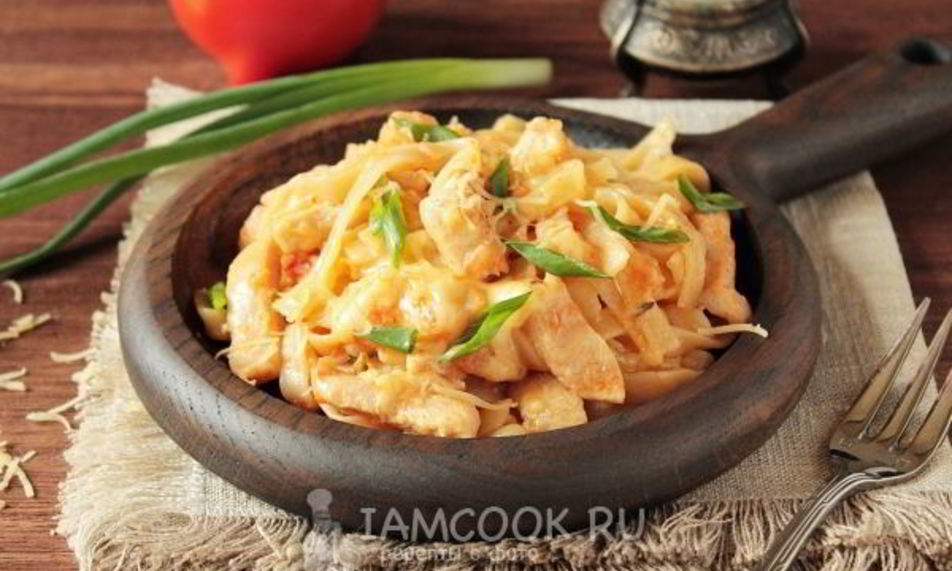 Рецепт лапша с курицей и сыром на сковороде