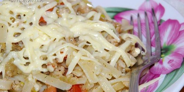 лапша с мясным соусом по-домашнему