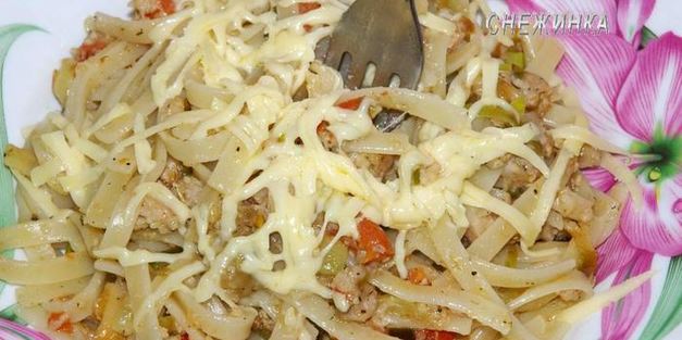 лапша с мясным соусом по-домашнему