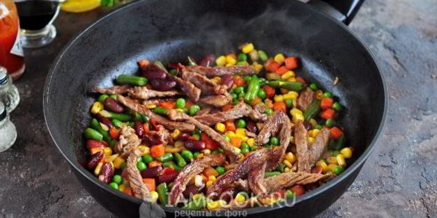 лапша удон с говядиной и овощами