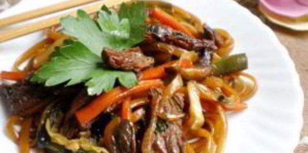 лапша удон с говядиной