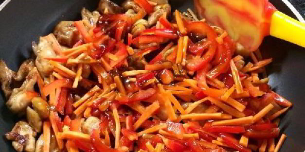 лапша удон с курицей терияки