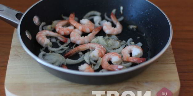 лапша удон в кокосовом молоке с креветками