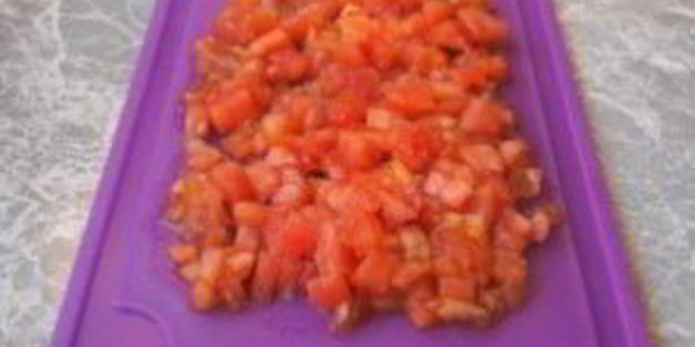 каннеллони с беконом под томатным соусом