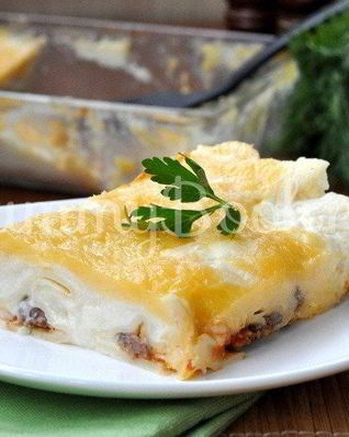 Каннеллони с мясом под соусом Бешамель